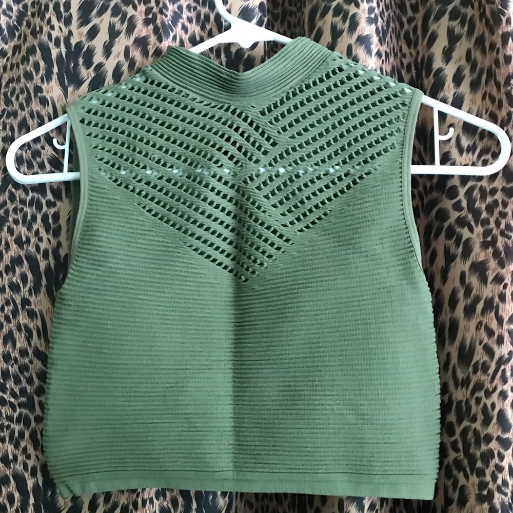 Crop top